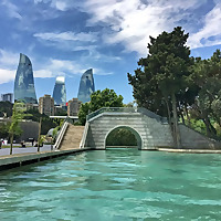 ===== 'Həyat Sözləri', 'Şad xəbər', 'İncil mahnıları' - Azərbaycanda danışılan əsas dil //  'Слова ж